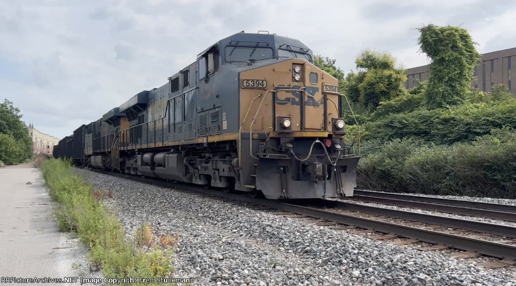 CSX 5394 leads B157.